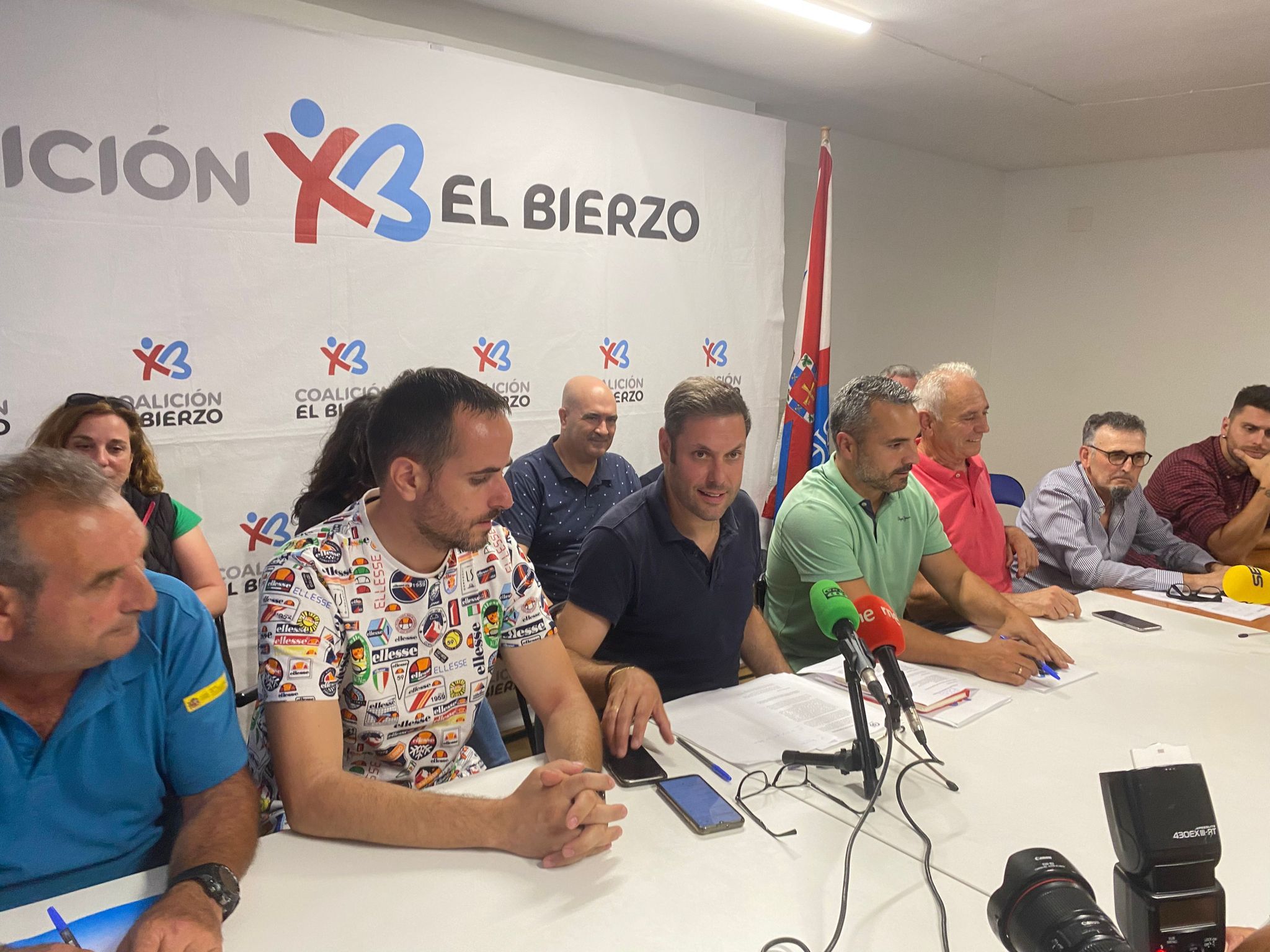 Coalición por El Bierzo ofrece una rueda de prensa para informar sobre pactos de gobierno en el Ayuntamiento de Ponferrada