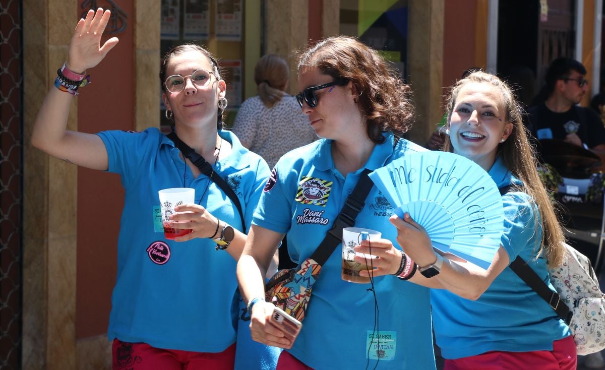 Las peñas anuncian la llegada de las fiestas