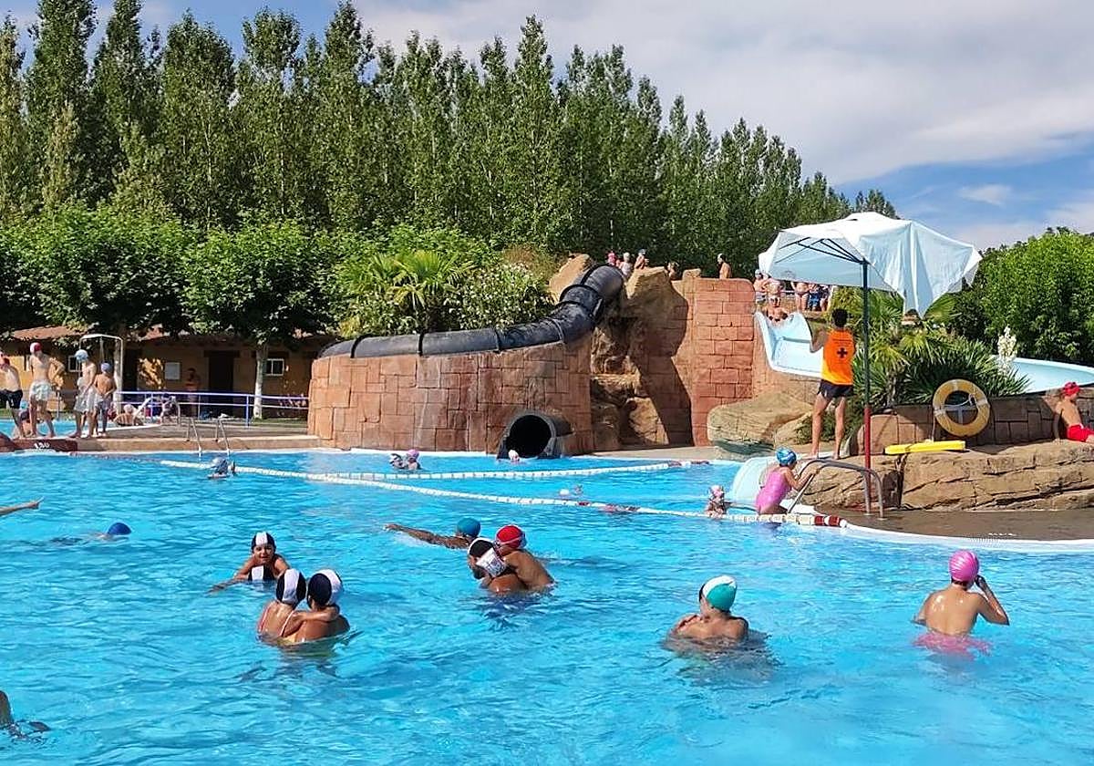 Piscina municipal de Valencia de Don Juan.