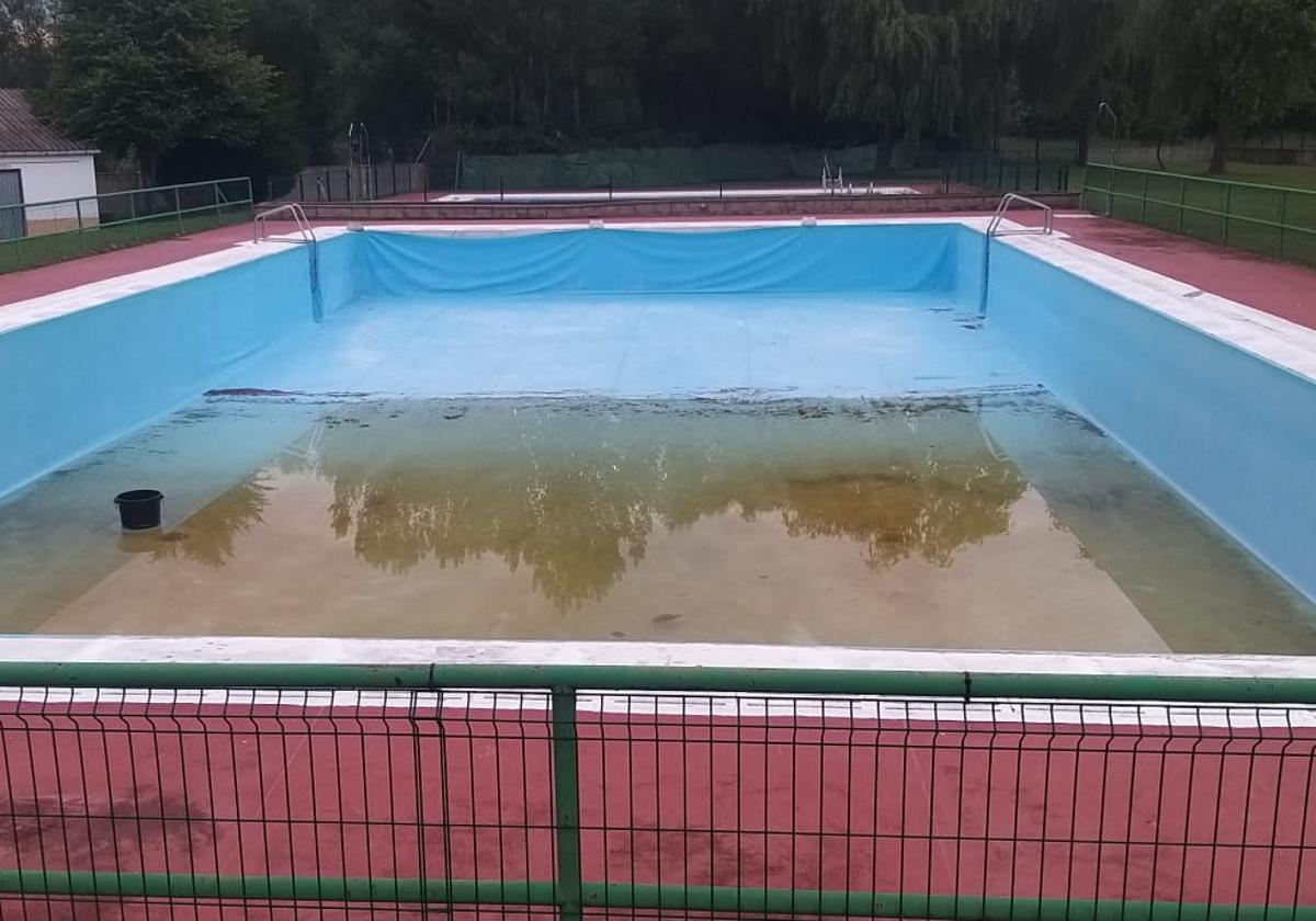 Piscina municipal de Gradefes.