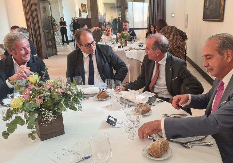 Comida-reunión de los empresarios con el comisionado para el Corredor Atlántico que ha acogido la capital leonesa.