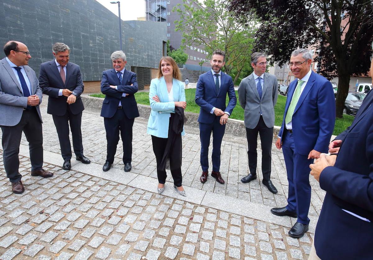 La consejera de Educación asistió a la entrega de premios en el Campus de Ponferrada.