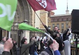 Santiago Abascal durante un mitin político en León durante la campaña de las autonómicas en 2022.