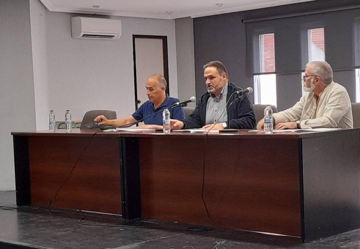 Inauguración en La Bañeza de los cursos de verano de la UNED.