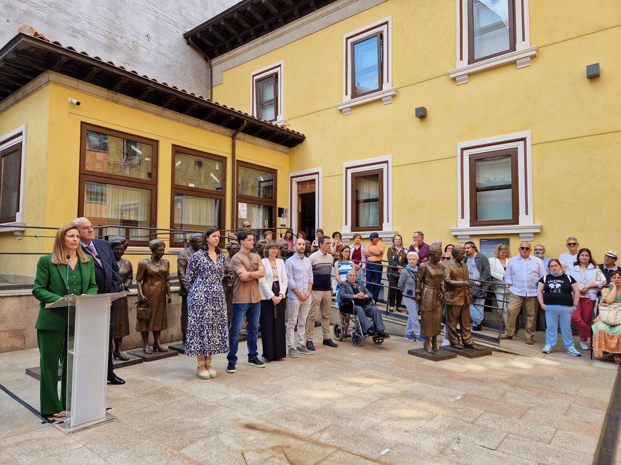 Homenaje al Emigrante Leonés