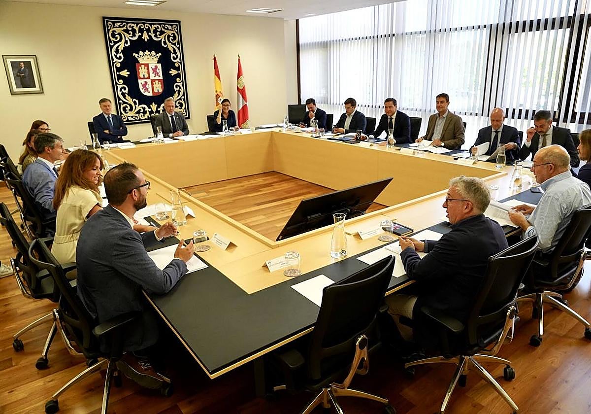 Reunión de la junta de portavoces de las Cortes.