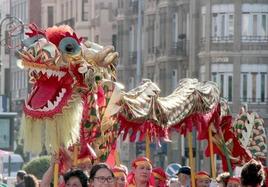 El Instituto Confucio de la ULE clausura el curso con un desfile del dragón