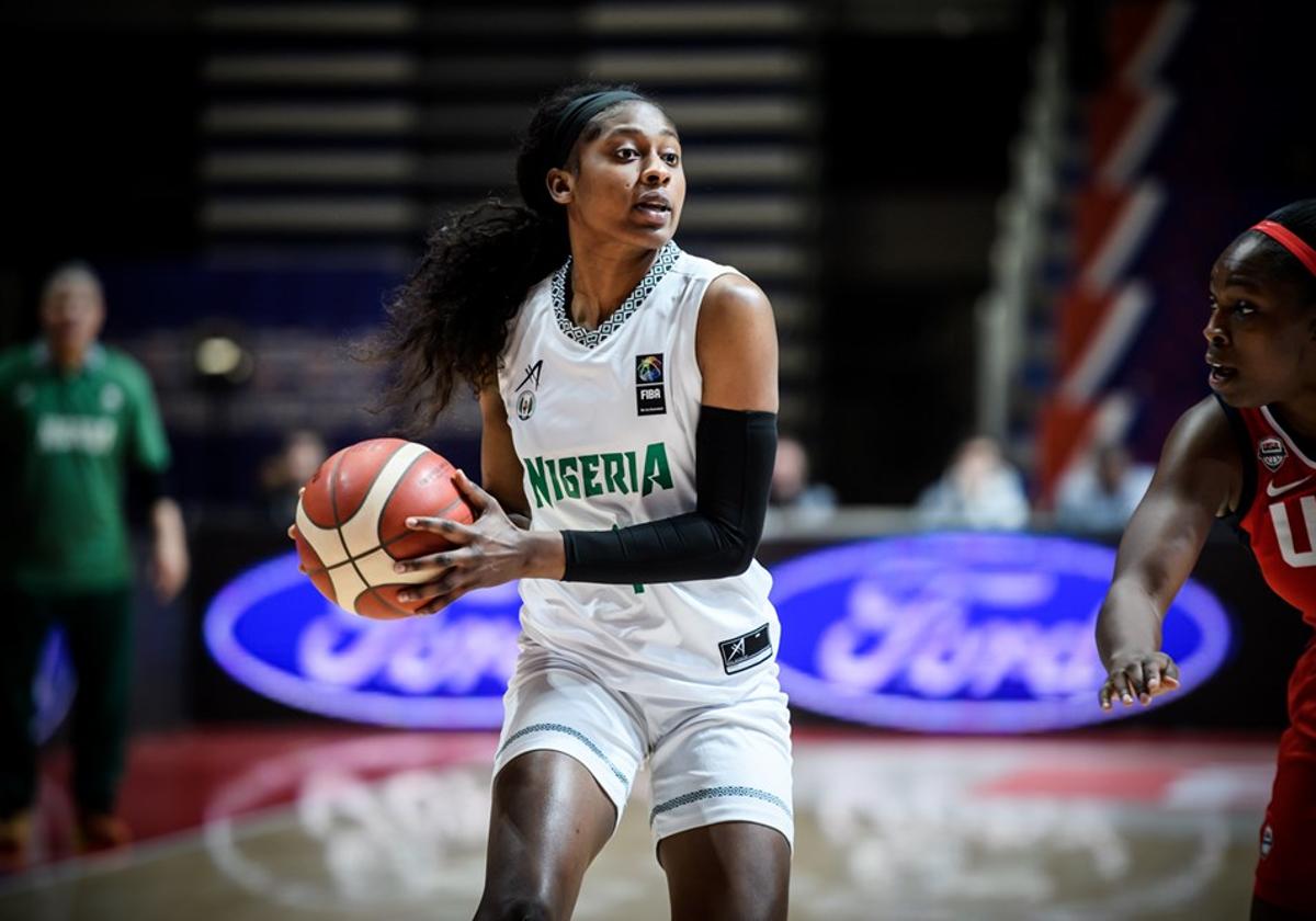 Elizabeth Balogun durante un partido con la selección de Nigeria.