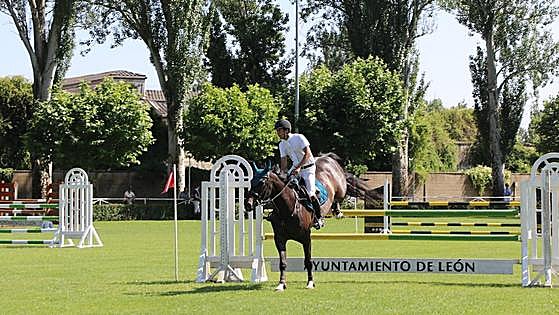 Concurso Nacional de Saltos en el Hípico de León