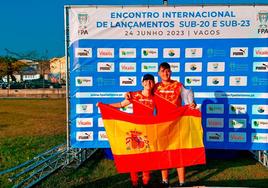 Los atletas del Universidad de León Sprint Atletismo David Silván Del Prado y Alba Pérez Sanz.