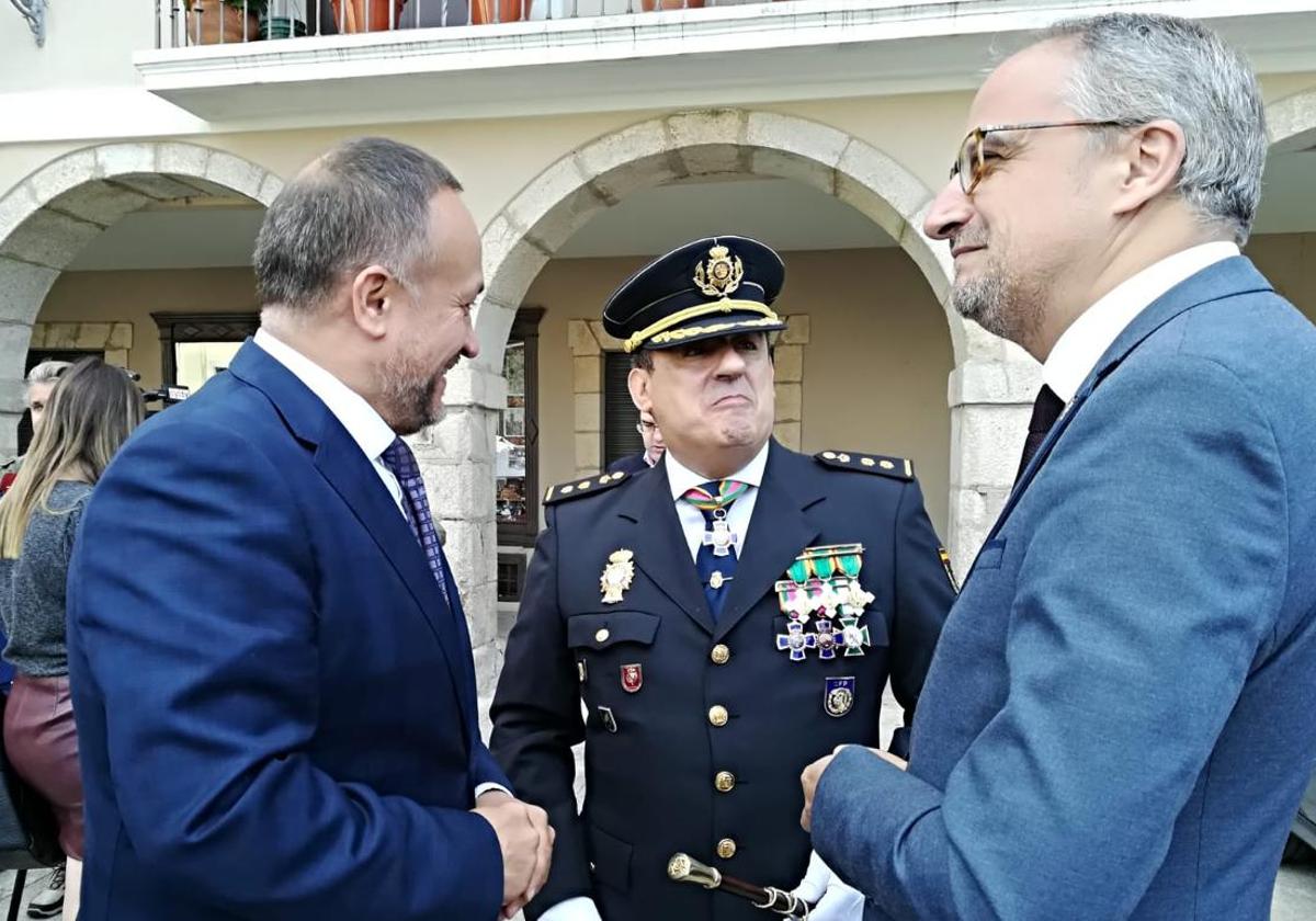 Gerardo Álvarez Courel (I) y Olegario Ramón (D) en un acto en Ponferrada.