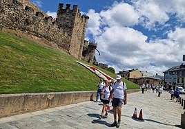 Alphas en Camino a su paso por Ponferrada.
