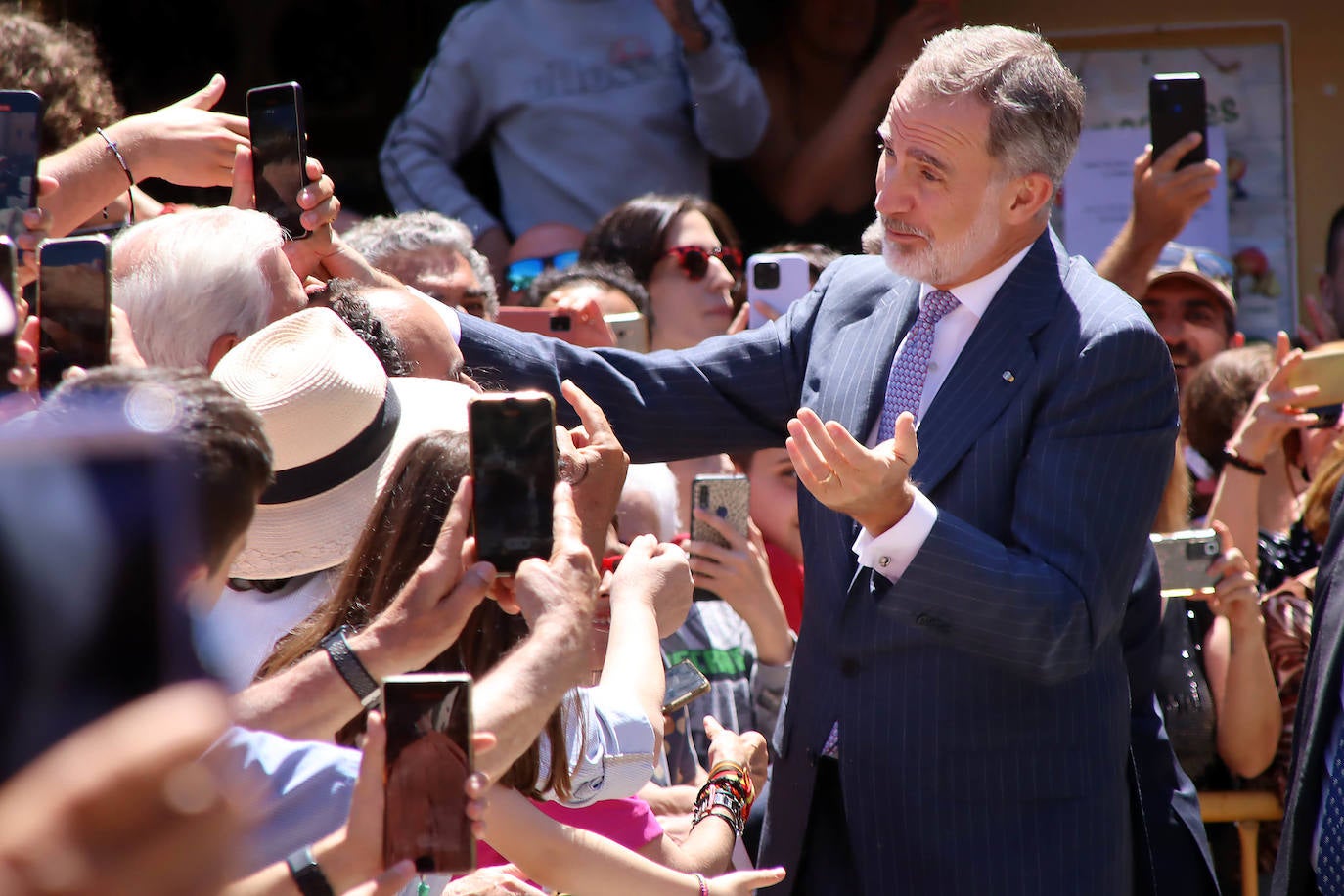 El Rey Felipe VI abandona la Conferencia internacional