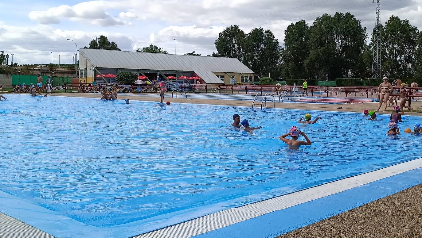 Un chapuzón en las Piscinas de La Bañeza