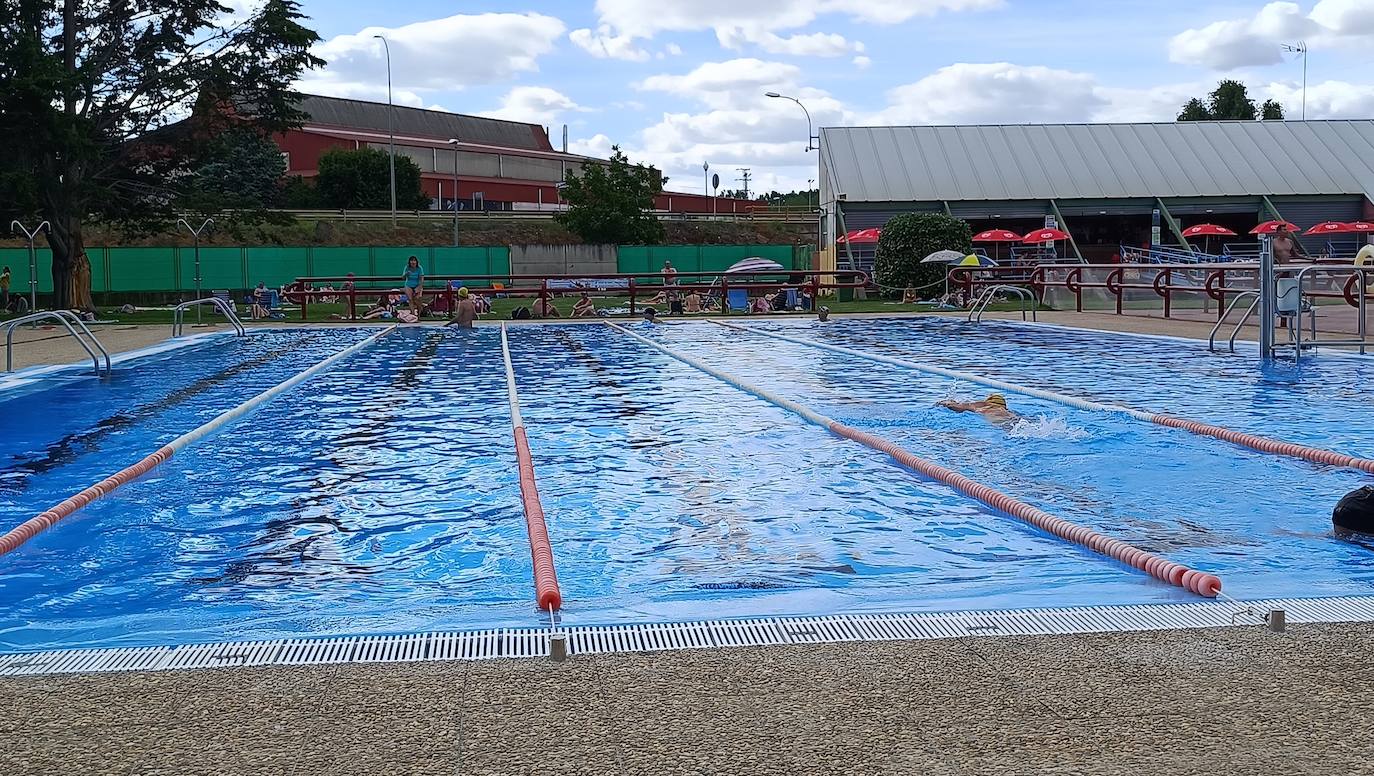 Un chapuzón en las Piscinas de La Bañeza