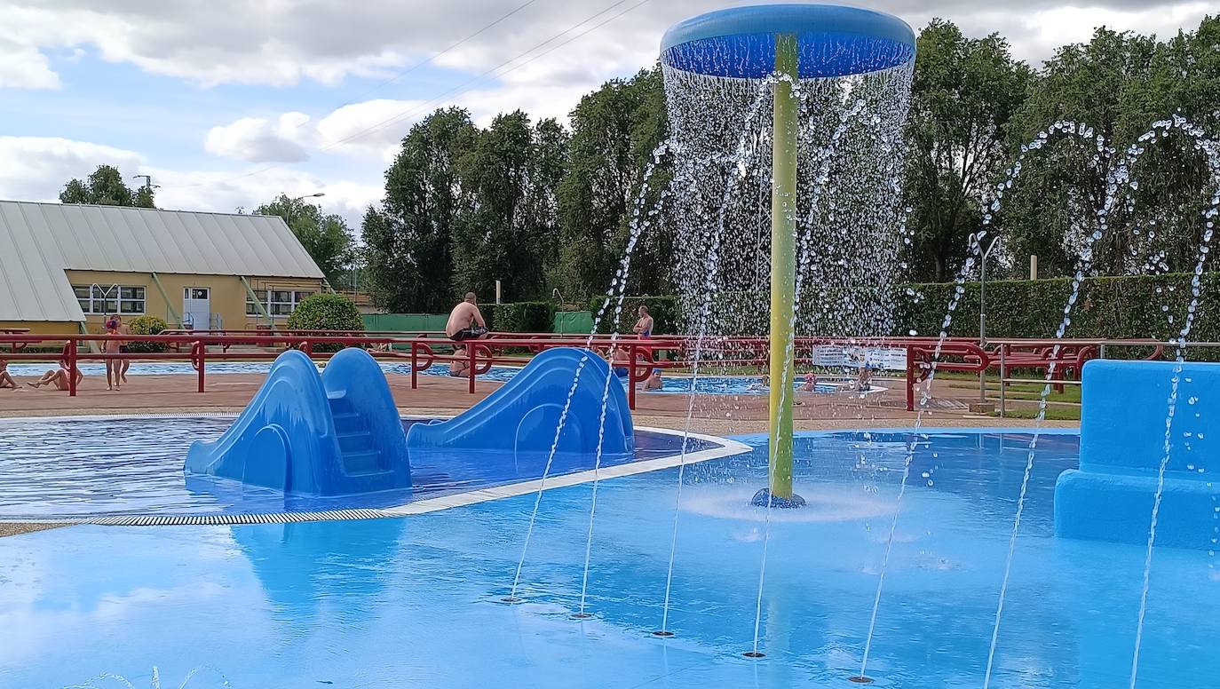 Un chapuzón en las Piscinas de La Bañeza