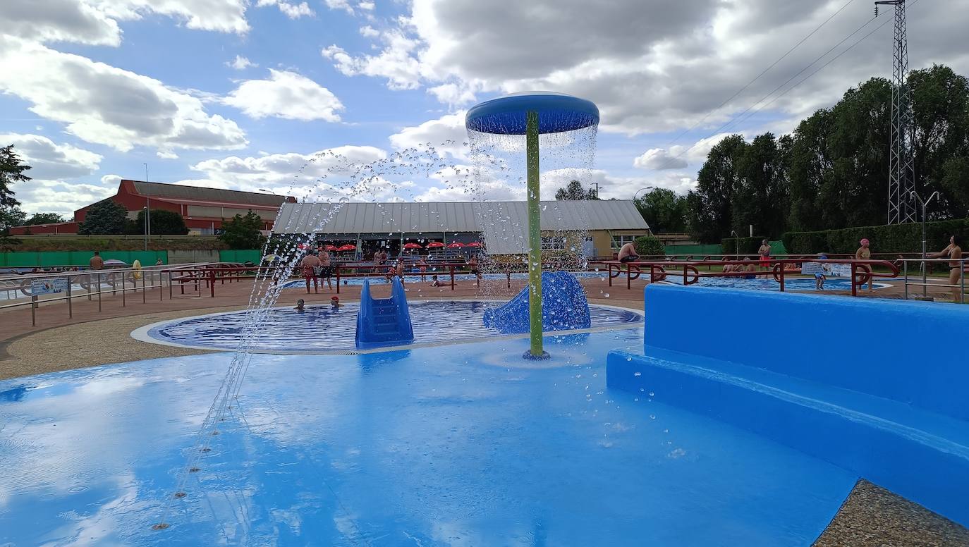 Un chapuzón en las Piscinas de La Bañeza