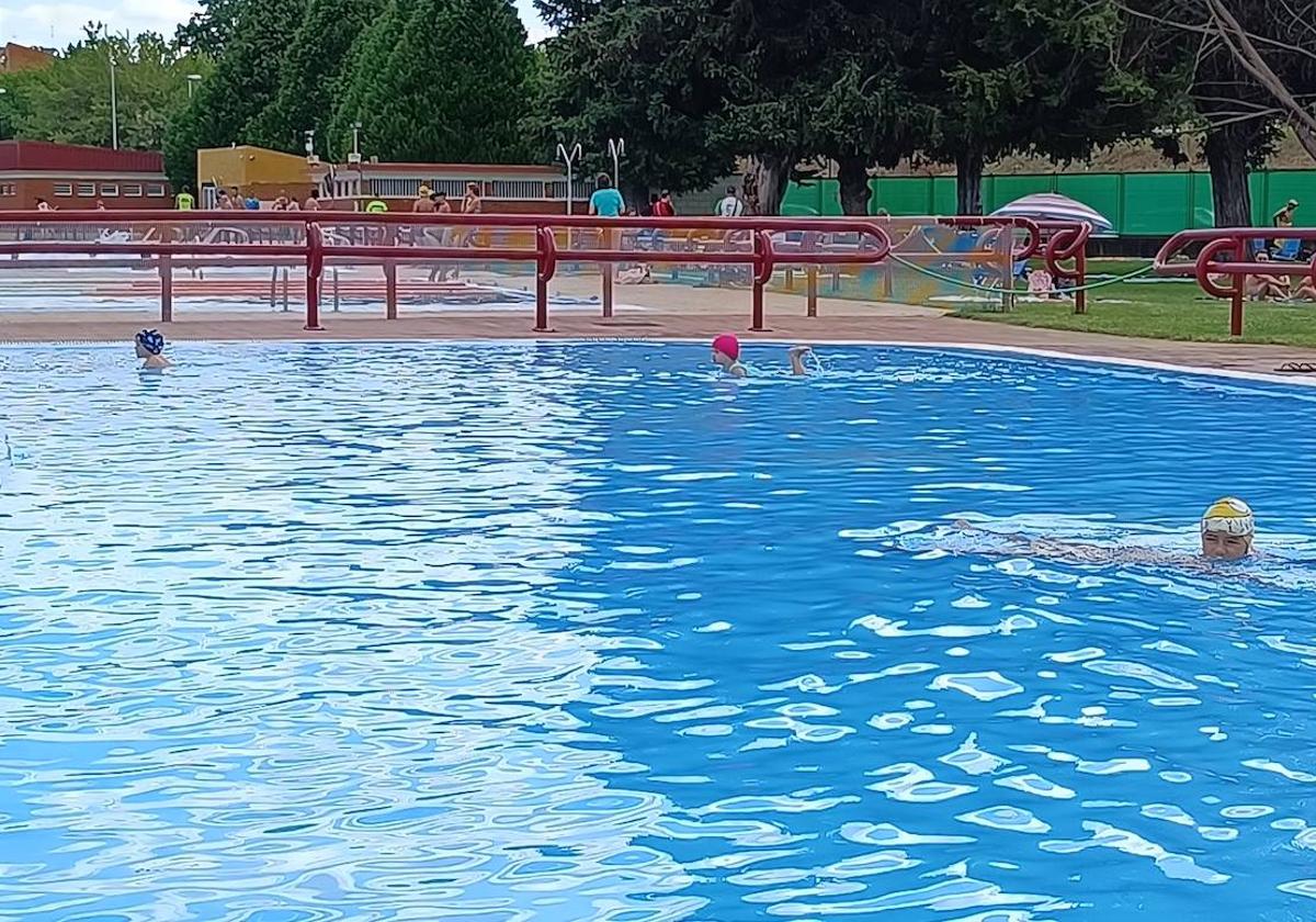 Un chapuzón en las Piscinas de La Bañeza