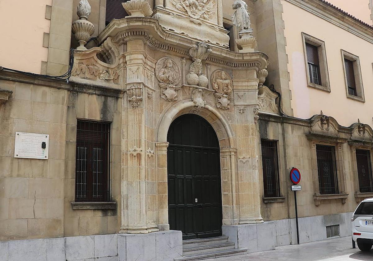 Entrada a la Audiencia Provincial de León.