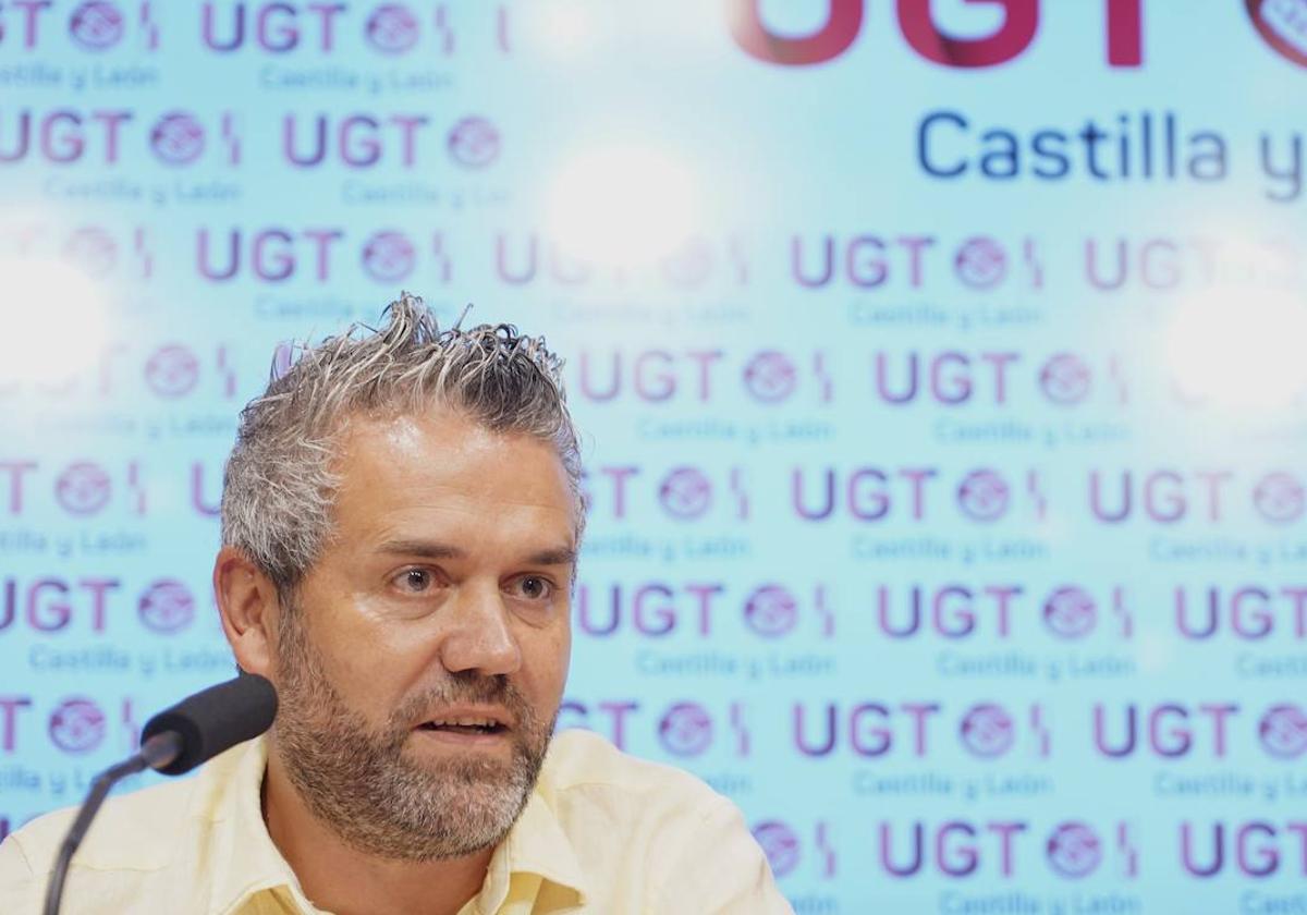 El secretario de Acción Sindical y Coordinador del Diálogo Social de UGT Castilla y León, Raúl Santa Eufemia, explica la situación en la que se encuentra el Serla y valora las pretensiones de la Junta de cara al futuro con el Servicio de Mediación Laboral.