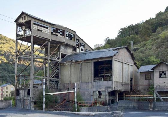 Instalaciones abandonadas del lavadero de la Recuelga, de Antracitas de Fabero.