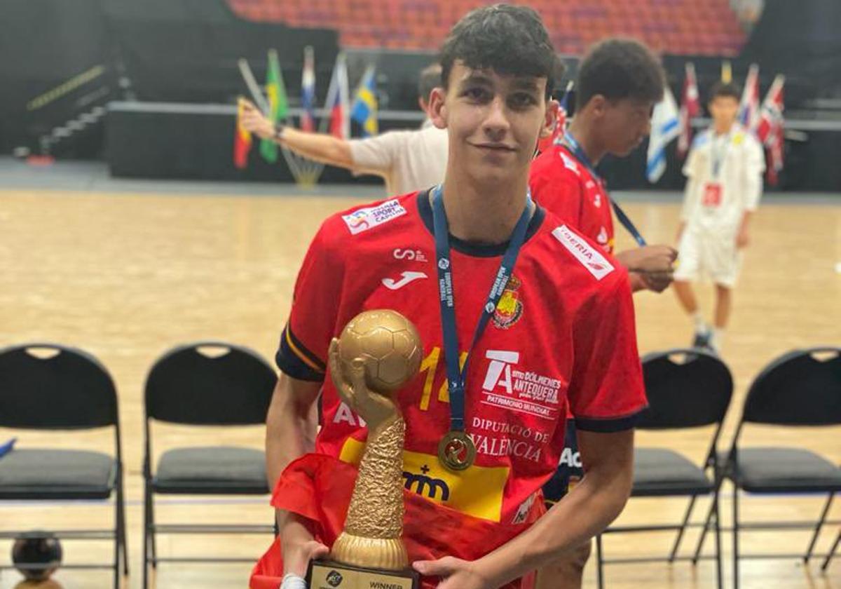 Sergio Sánchez, canterano del Ademar, campeón de Europa sub17