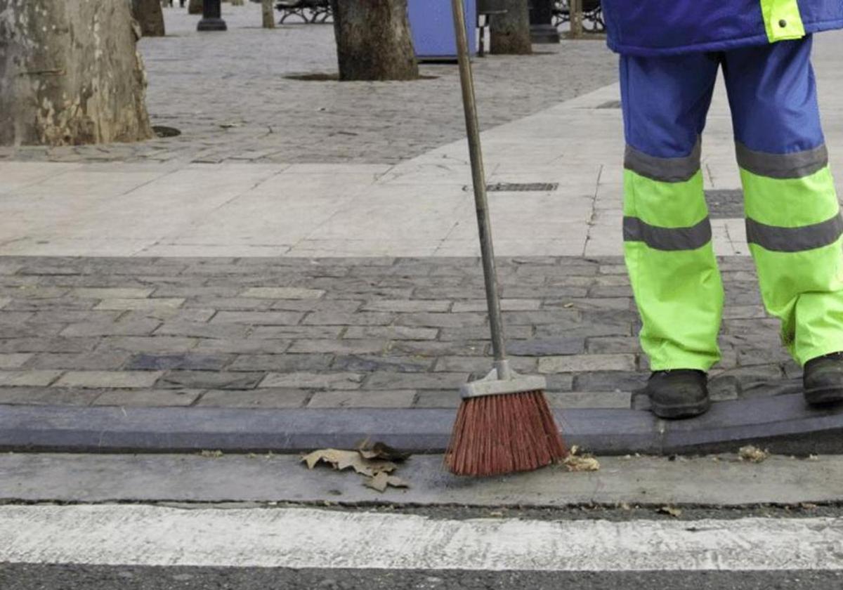 IU denuncia que el servicio municipal de limpieza de León tiene 20 plaza por cubrir en 2023