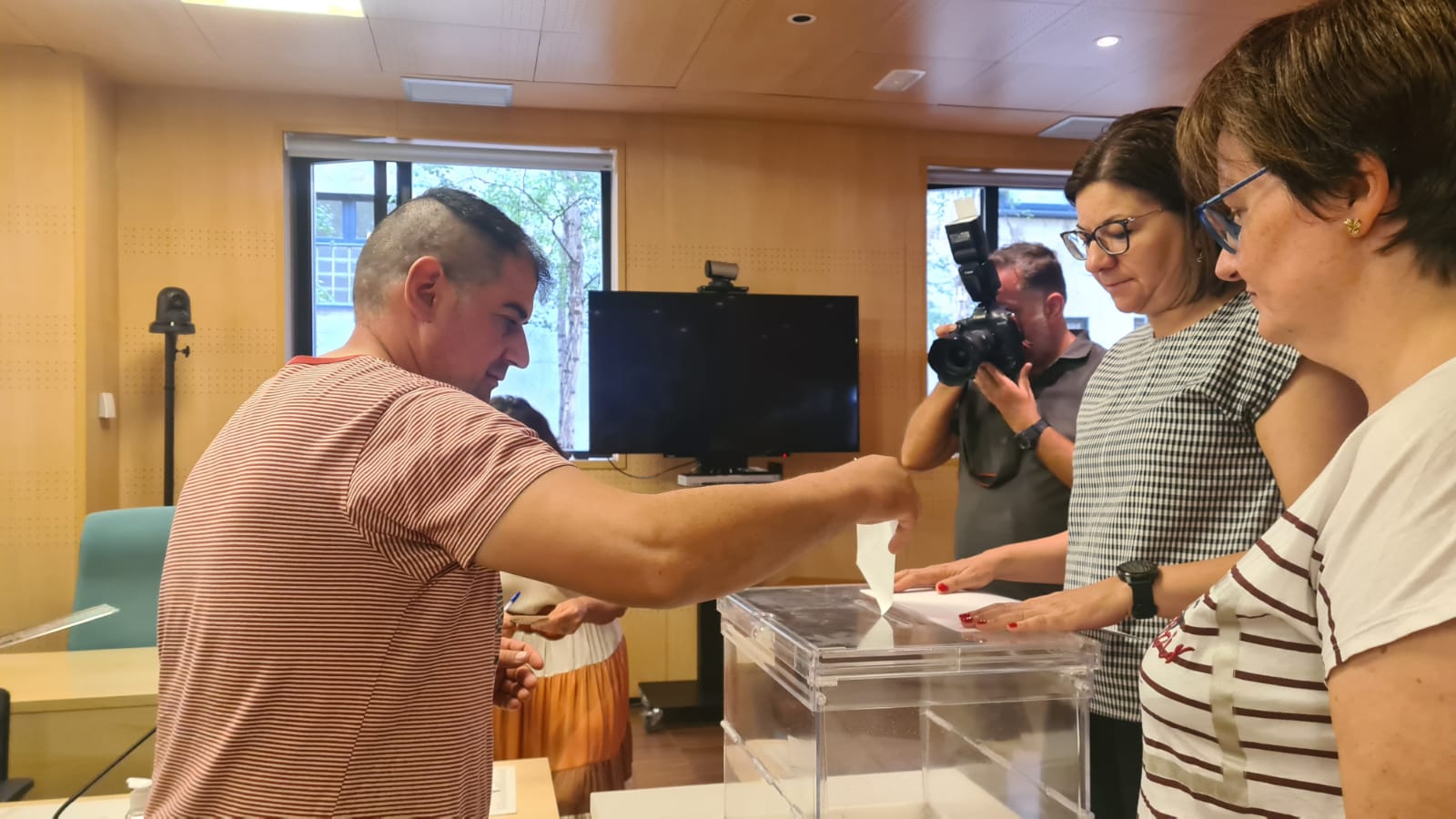 Votación en los Juzgados de León