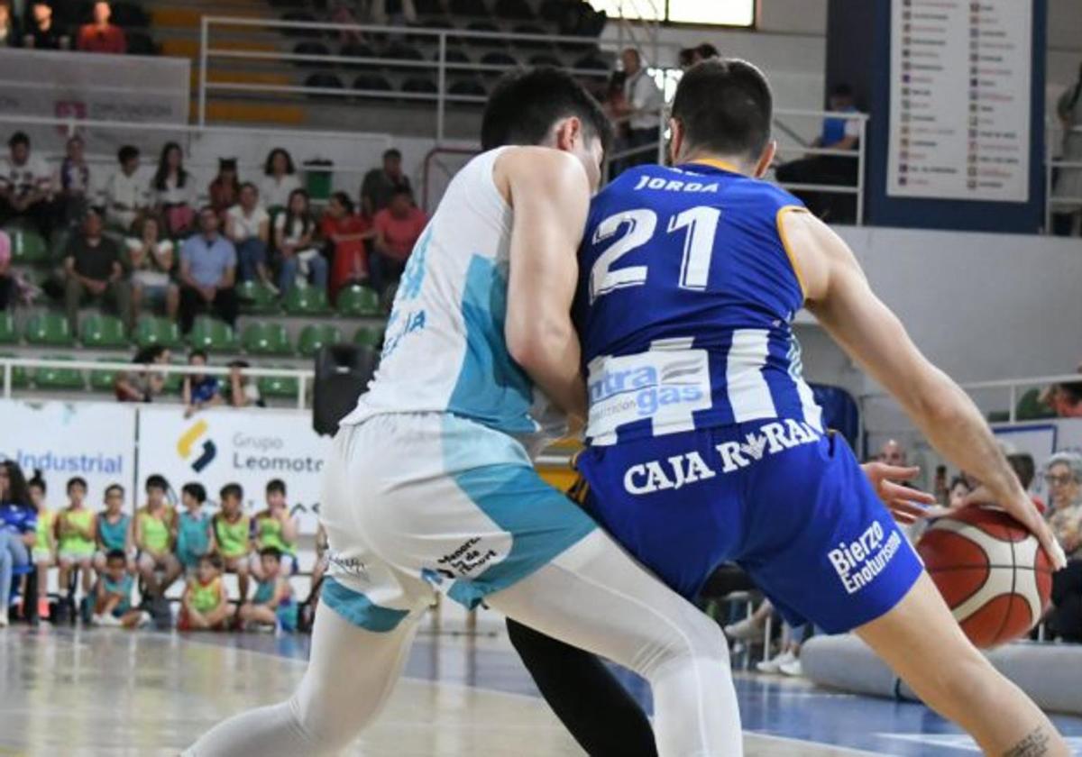 El Clínica Ponferrada, inscrito en LEB Plata