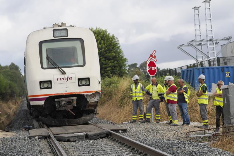 Un tren arrolla un turismo en Lugo