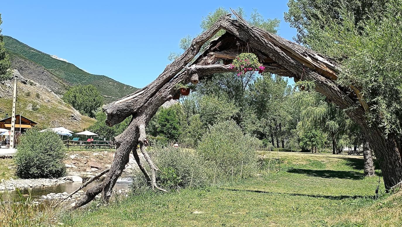 Playa fluvial de Valdelugueros