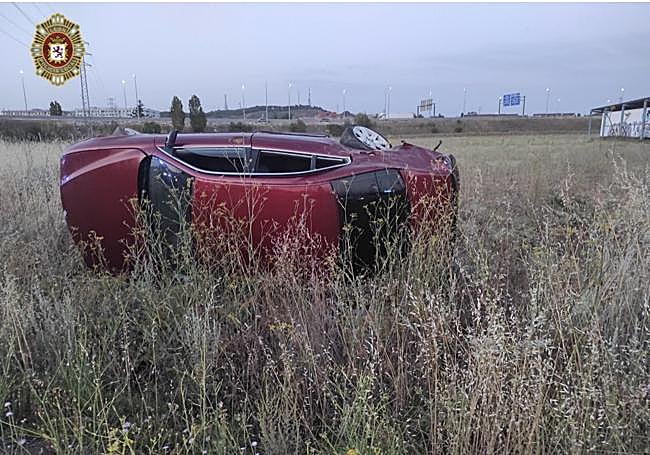 Vehículo siniestrado en Villaroañe.