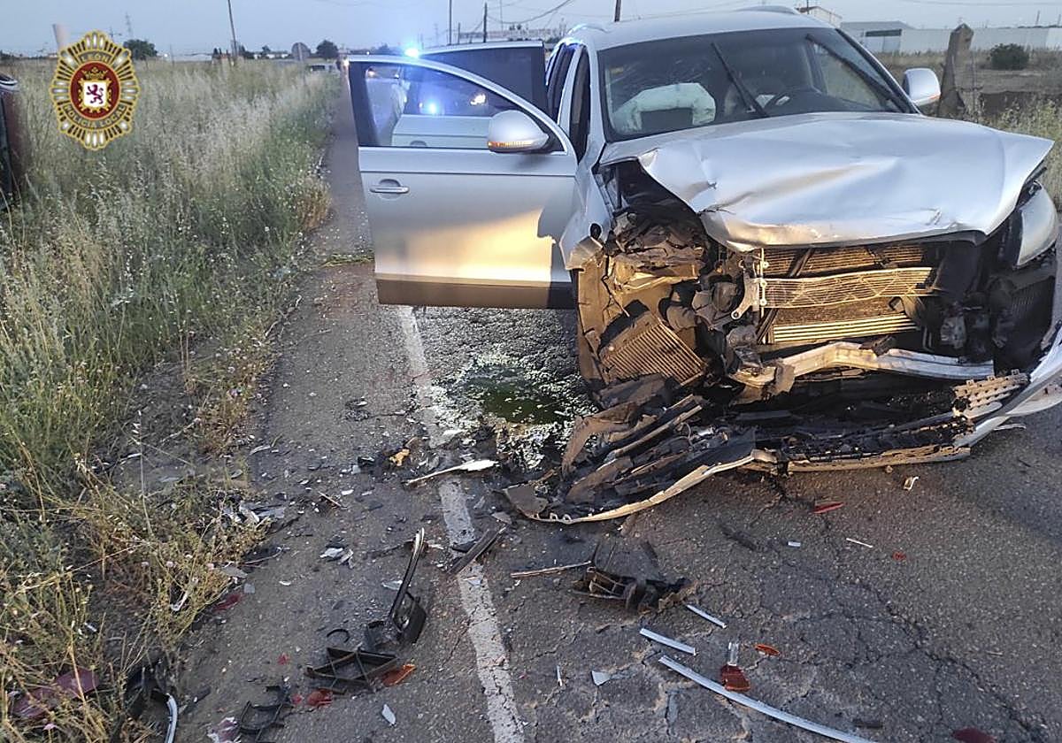 Uno de los vehículos siniestrados en Villarroañe.