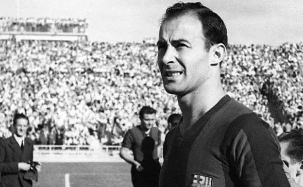 César Rodríguez en un partido con el club catalán.