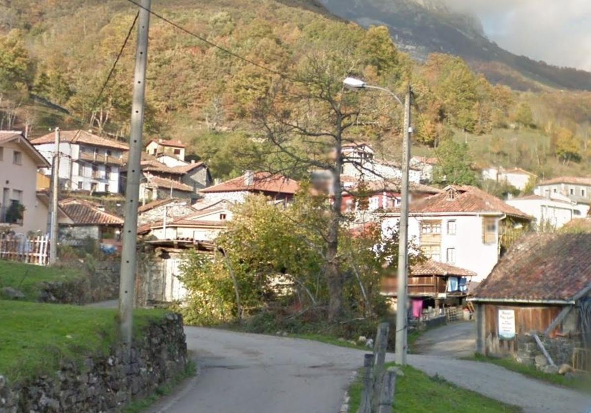 Acceso al pueblo de Soto de Sajambre, en los Picos de Europa.