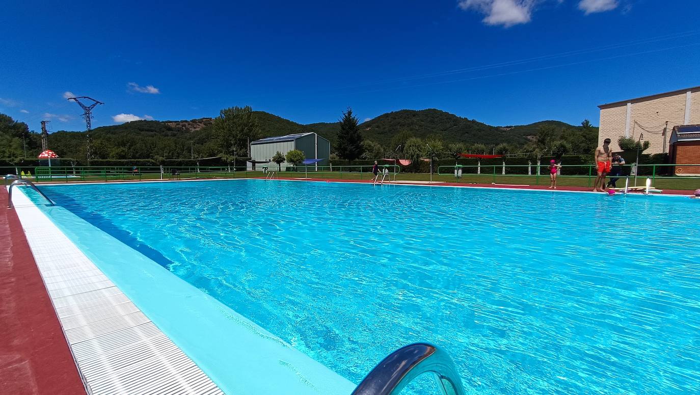 Piscinas en Matallana de Torío