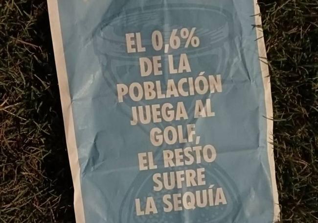 Folleto de denuncia por el uso de agua.