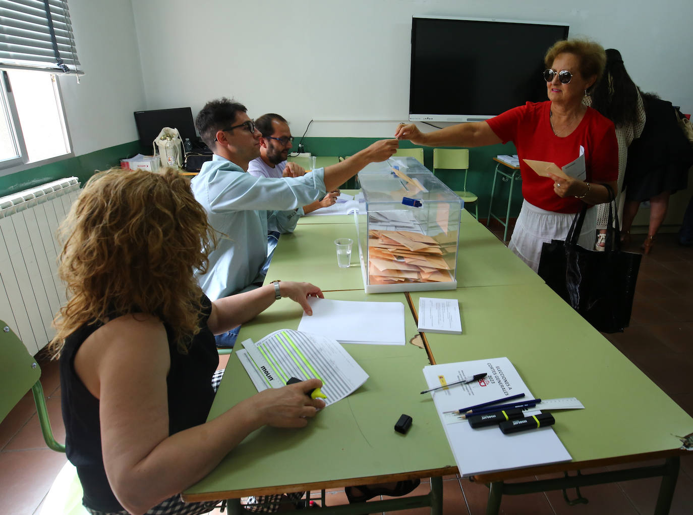 Votaciones a las Cortes Generales en los colegios electorales de Ponferrada