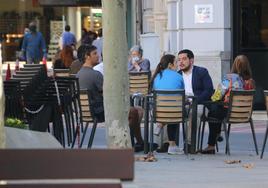 Los camareros son un sector laboral muy demandado en la ciudad.