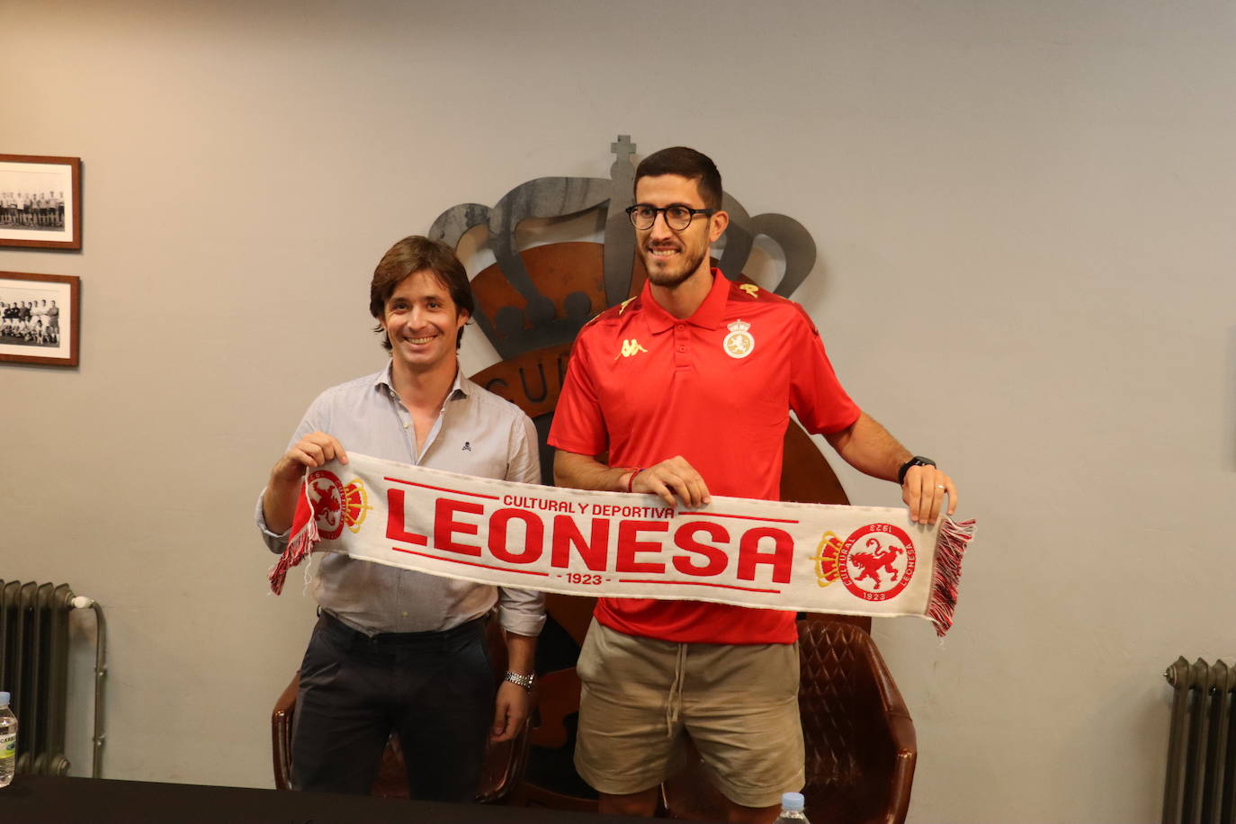 José Manzanera y Alex Coch en la presentación del jugador.