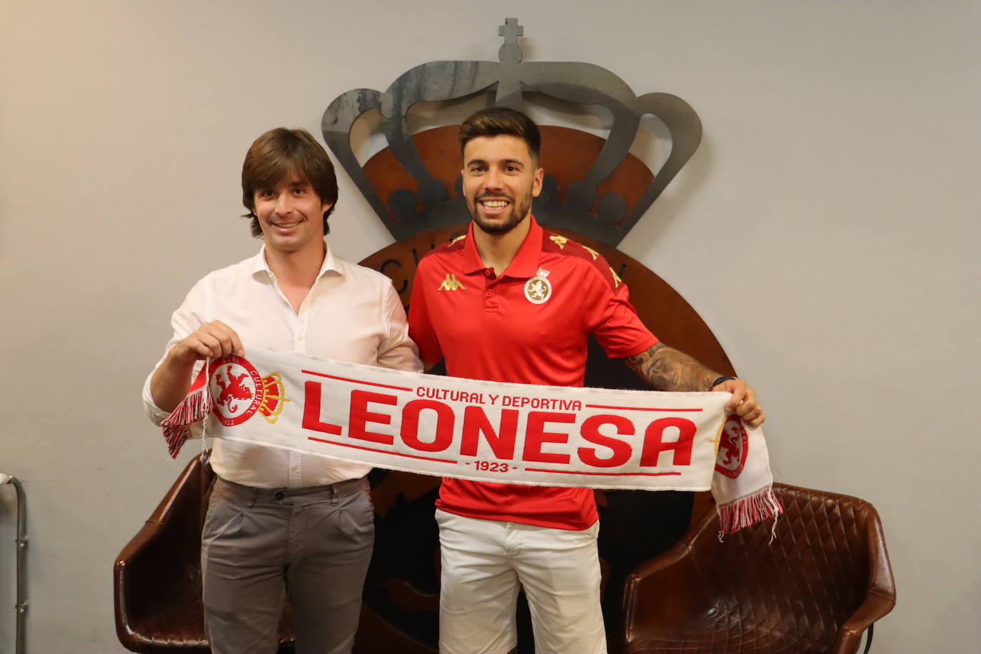 José Manzanera y Martín Solar en su presentación como nuevo jugador de la Cultural.