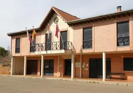 Imagen de archivo de la fachada del Ayuntamiento de Ardón.