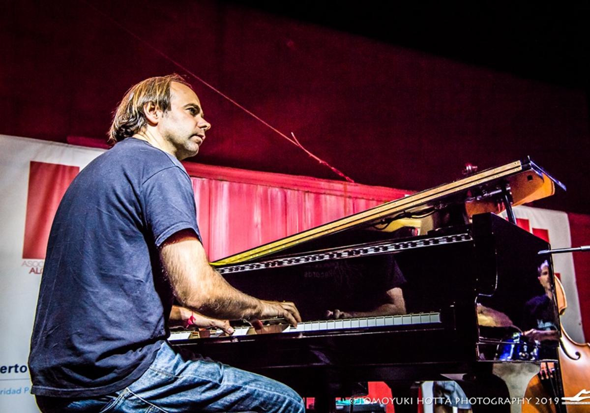 Juan Galiardo abrirá el ciclo de música jazz.