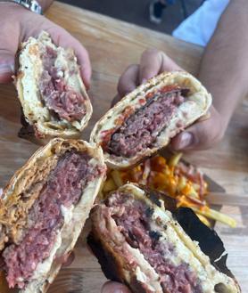 Imagen secundaria 2 - Comida, bebida y el mercado también fueron protagonistas de la feria.