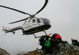 Imagen de archivo del helicóptero de la Guardia Civil.
