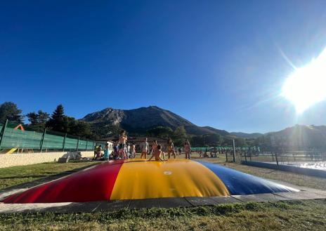Imagen secundaria 1 - Refrescarse a los pies de Picos de Europa