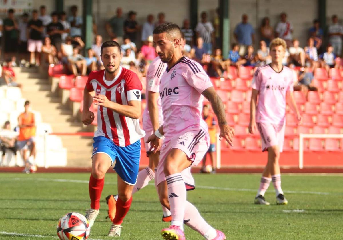 Un instante del amistoso disputado entre el Atlético Bembibre y la Ponferradina.