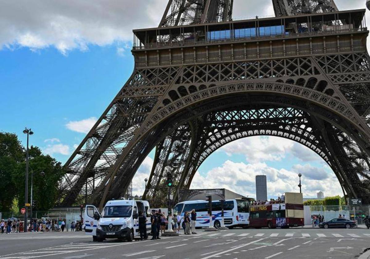 Se trata de una «medida de precaución» y el origen de la alerta de bomba por el momento es desconocido