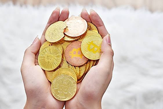 Estafan 50.000 euros a una leonesa con criptomonedas: «Estoy con el agua al cuello y más»