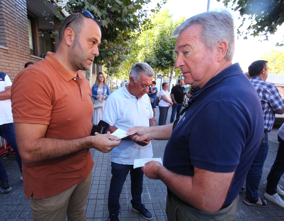 Raúl Valcarce en los exteriores de los Juzgados de Ponferrada